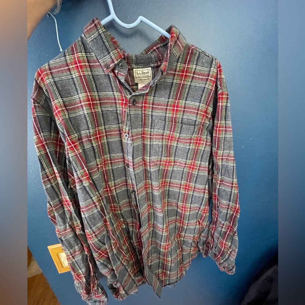 L.L. Bean Men's Casual Plaid Shirt in Gray and Red